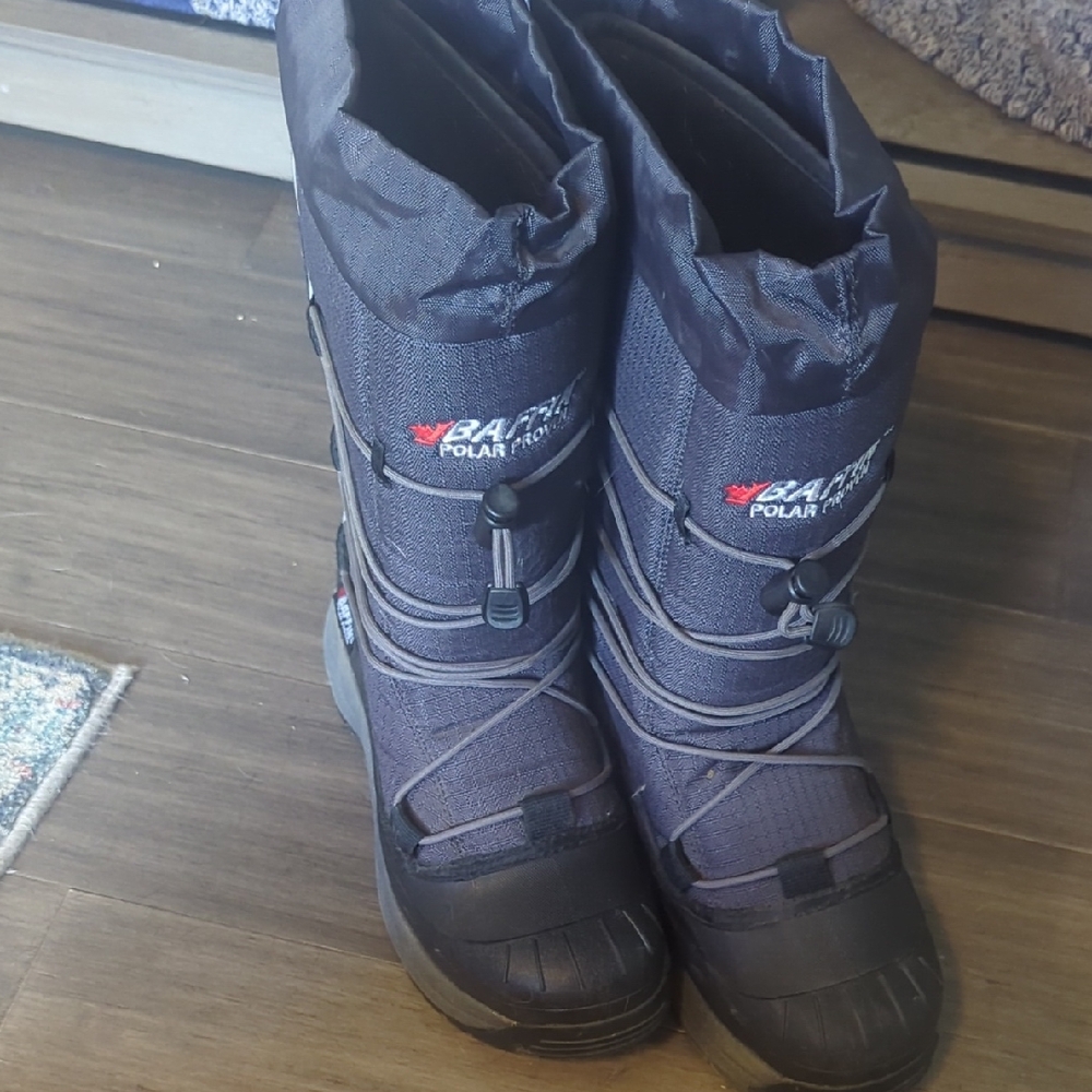 Baffin Women's Winter Boots - Black and Gray